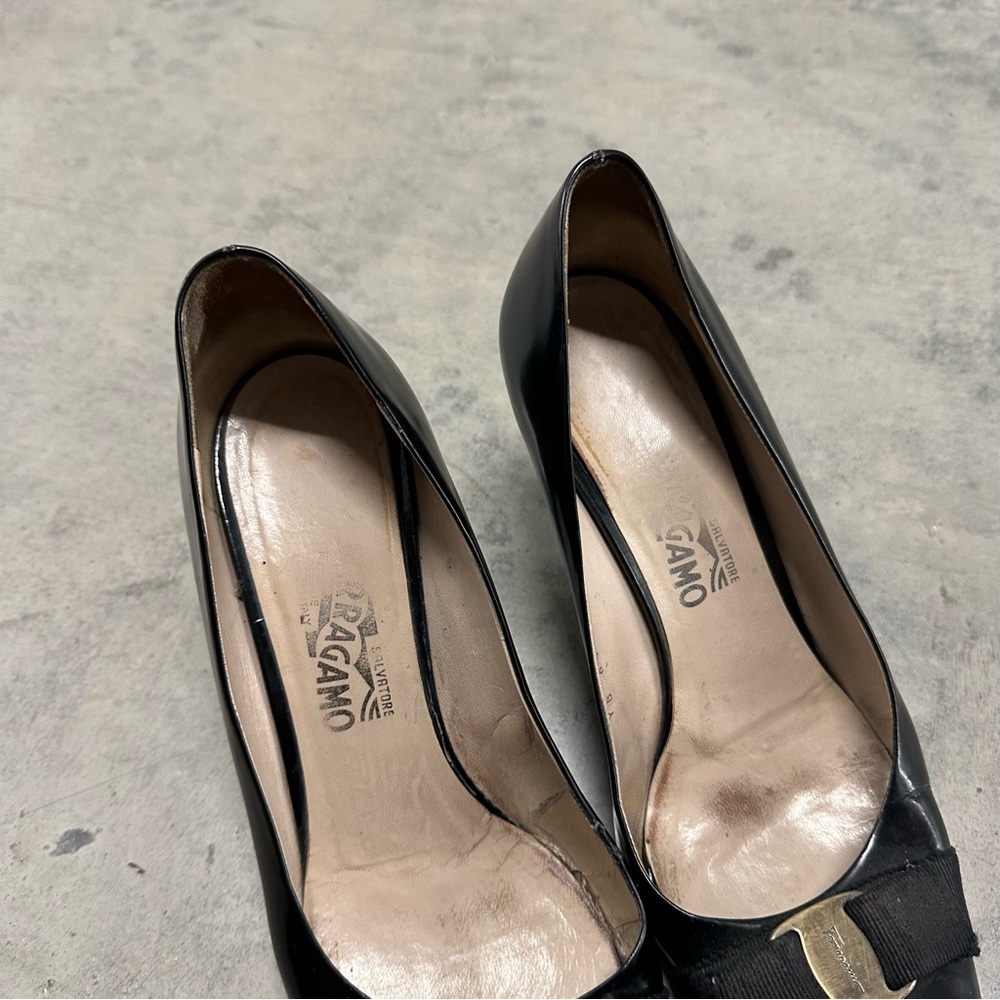 Salvatore Ferragamo Vara Bow Pump Black 11B - Picture 3 of 13